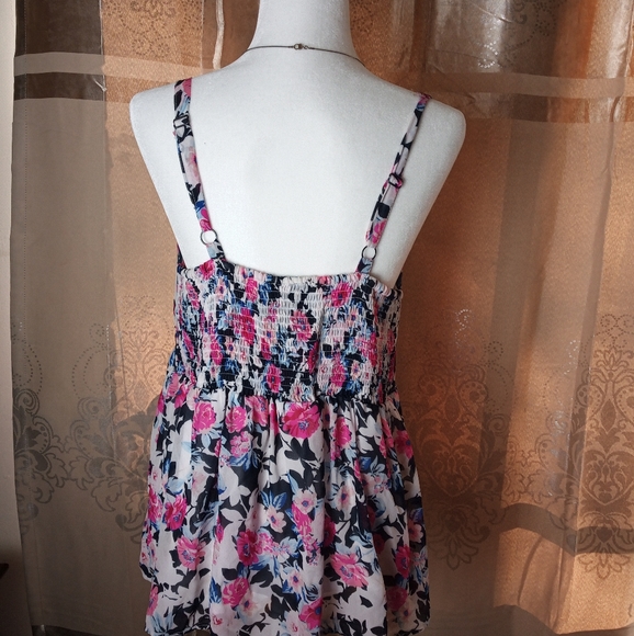 Torrid Flower print Blouse - Picture 2 of 2